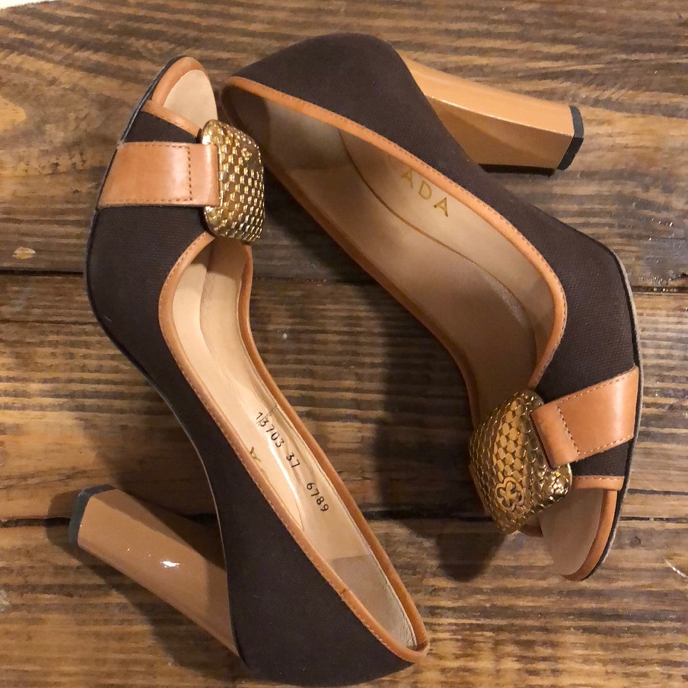 Authentic Escada Peep Toe - size 7.